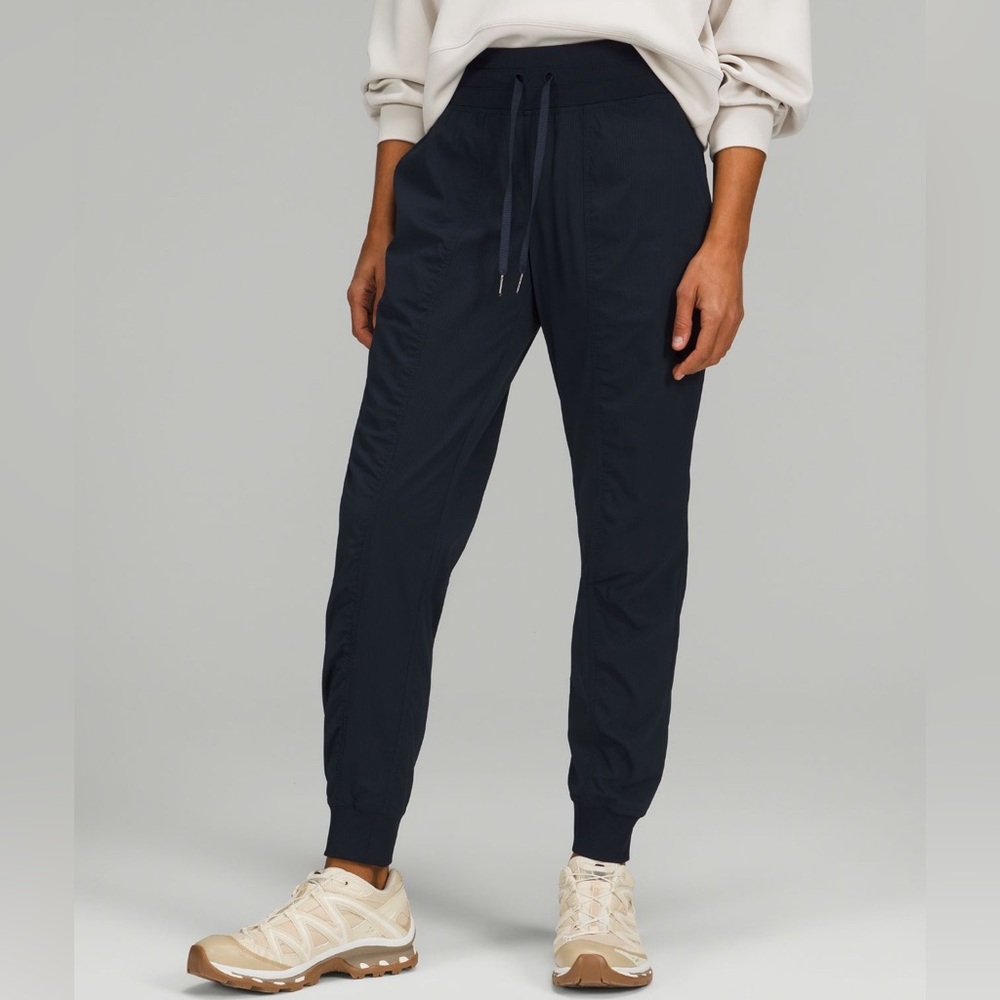 LIKE NEW Lululemon Dance Studio Mid-Rise Jogger, True Navy, 6
